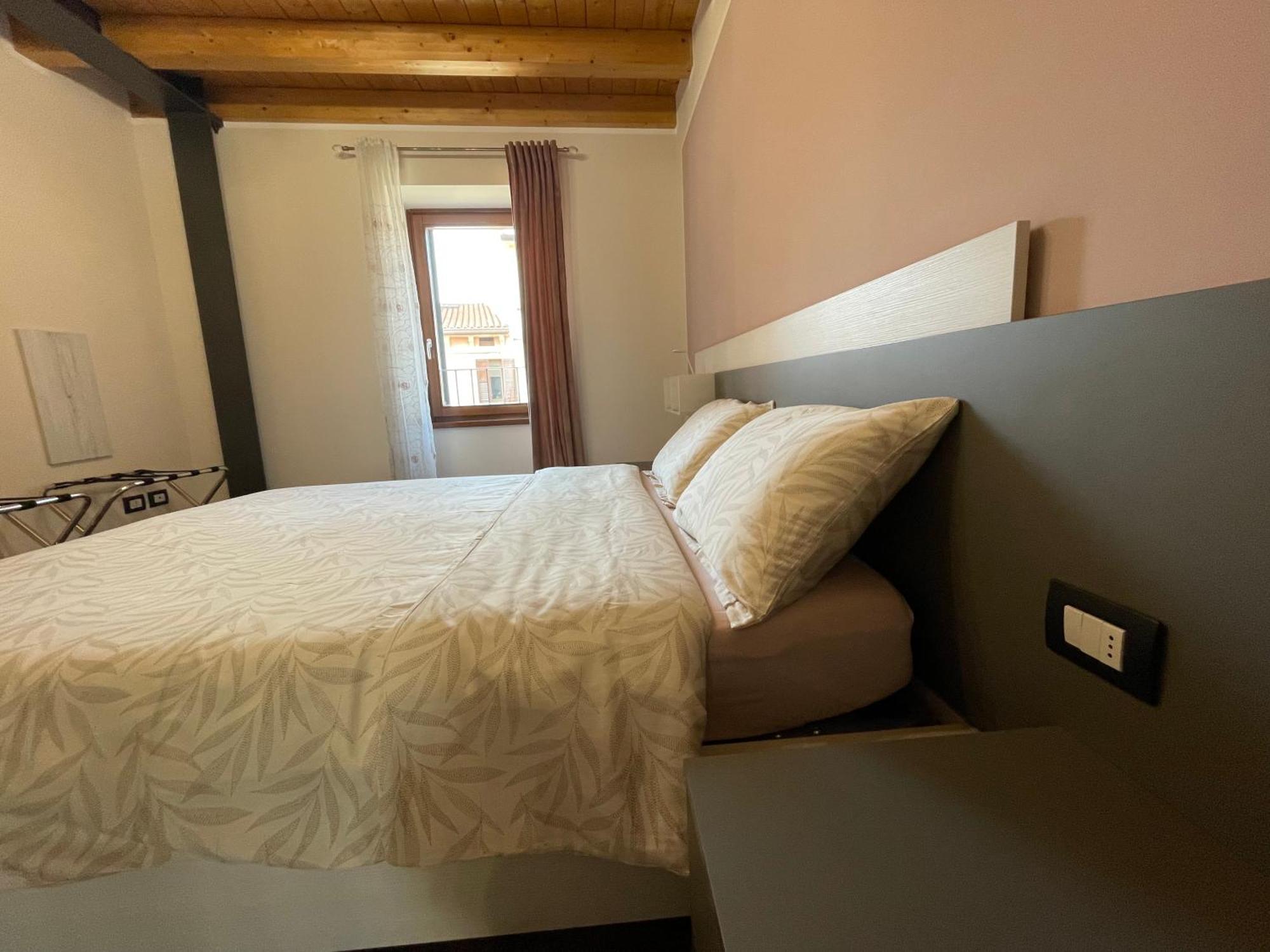 Dimora Rosso San Zeno - Wifi Veloce E Adatto Per Famiglie Verona Luaran gambar