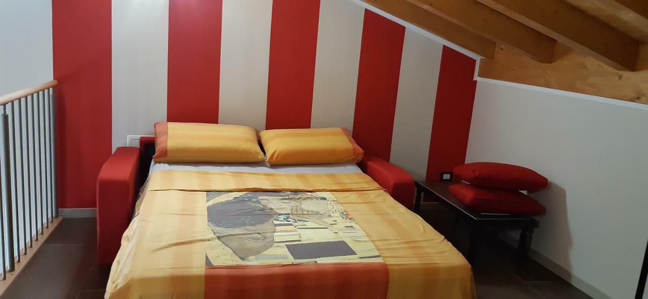 Dimora Rosso San Zeno - Wifi Veloce E Adatto Per Famiglie Verona Luaran gambar