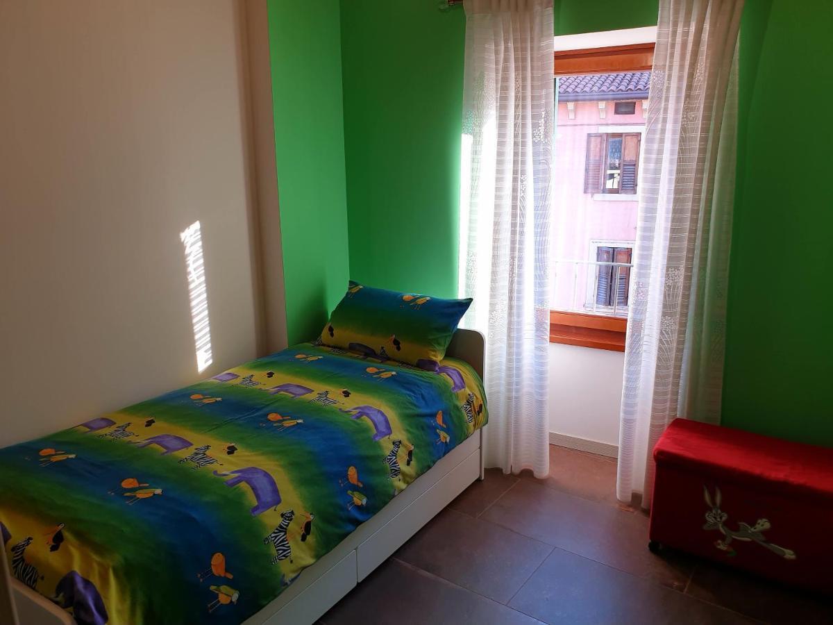 Dimora Rosso San Zeno - Wifi Veloce E Adatto Per Famiglie Verona Luaran gambar