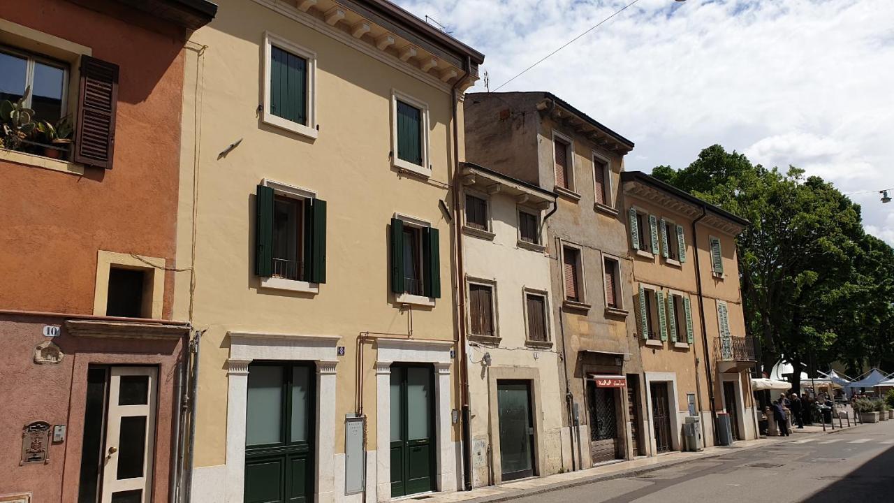 Dimora Rosso San Zeno - Wifi Veloce E Adatto Per Famiglie Verona Luaran gambar