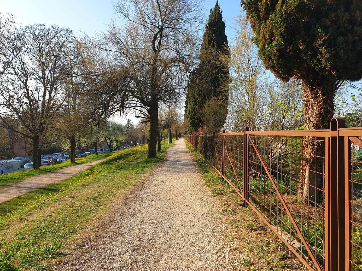 Dimora Rosso San Zeno - Wifi Veloce E Adatto Per Famiglie Verona Luaran gambar