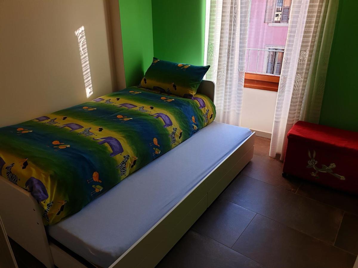 Dimora Rosso San Zeno - Wifi Veloce E Adatto Per Famiglie Verona Luaran gambar