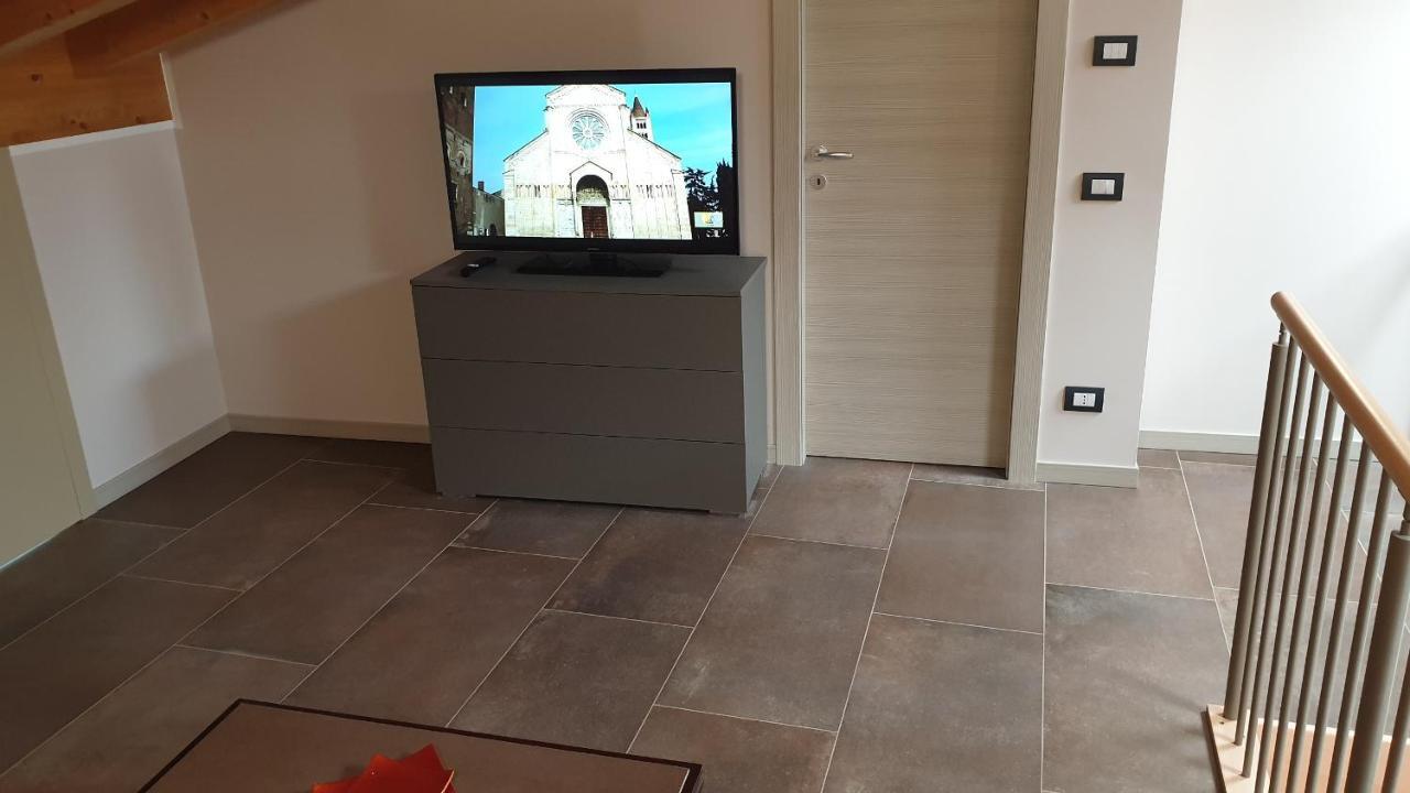 Dimora Rosso San Zeno - Wifi Veloce E Adatto Per Famiglie Verona Luaran gambar