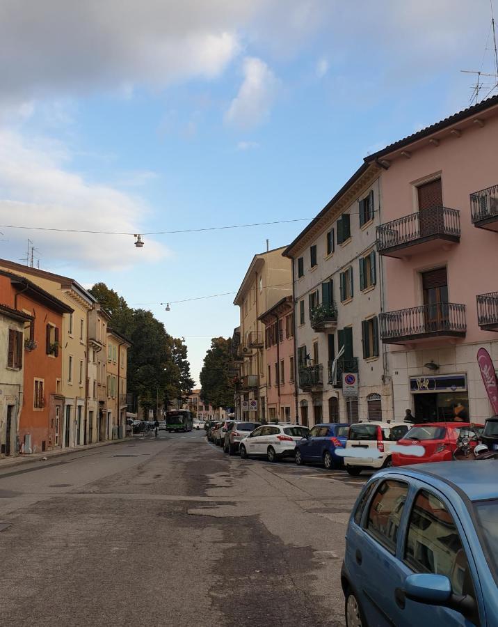 Dimora Rosso San Zeno - Wifi Veloce E Adatto Per Famiglie Verona Luaran gambar